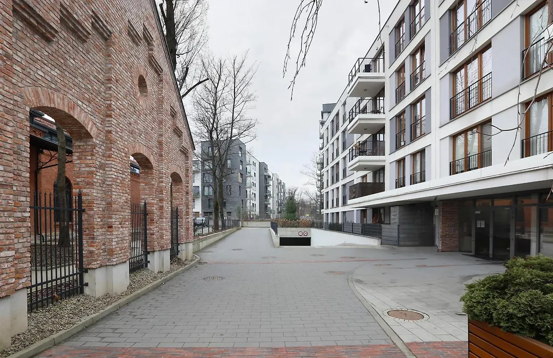 Classy 2-Room Apartment With Private Garden And Air Conditioning- Old Town-1