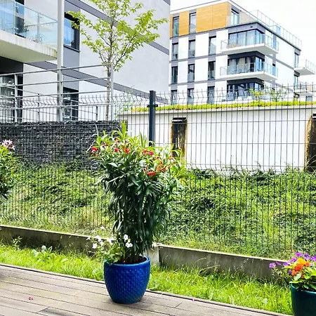 Classy 2-Room Apartment With Private Garden And Air Conditioning- Old Town-3